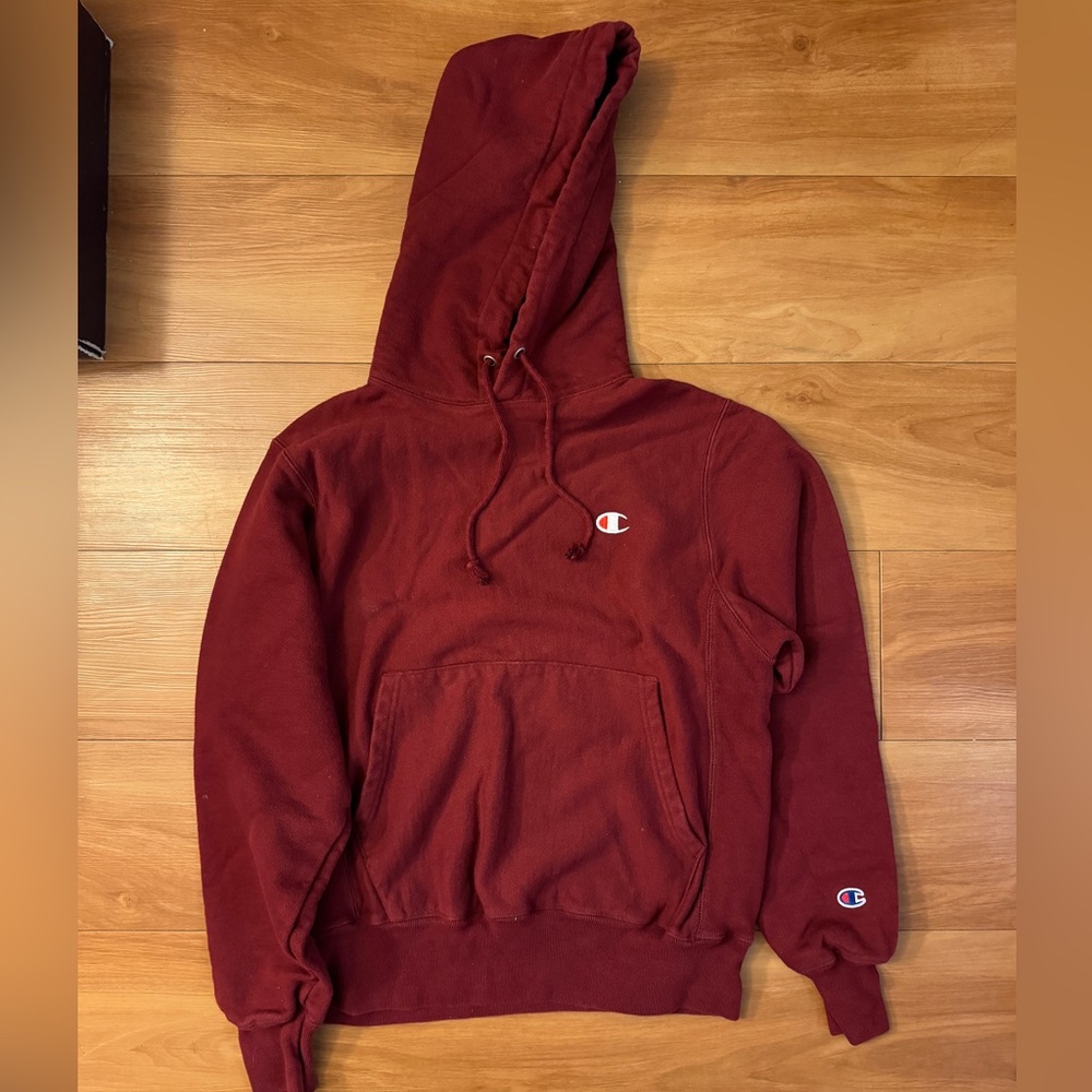 Champion Reverse Weave Hoodie in Maroon size Small